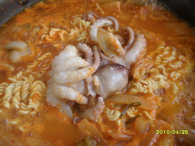 돼지랑낙지랑 이미지