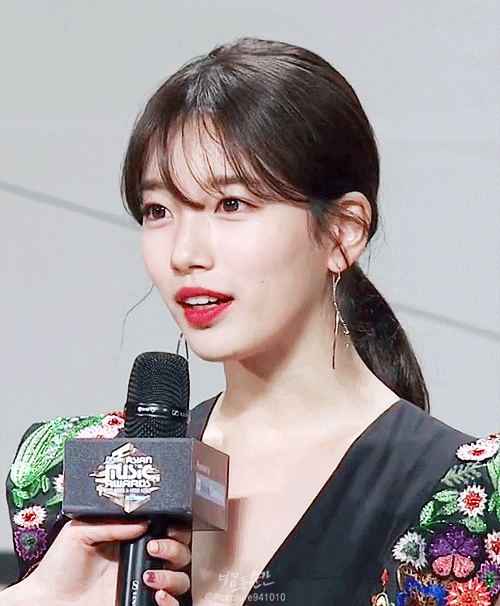 오늘 시상식에서도 미모 열일하는 수지.jpgif | 인스티즈