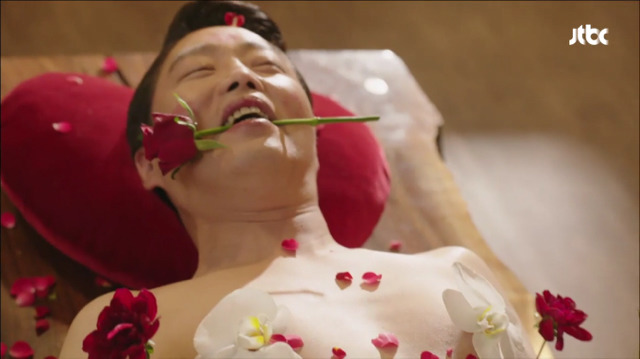 꽃과 한 몸이 되는 김희원.jpg (젖꼭지주의) | 인스티즈