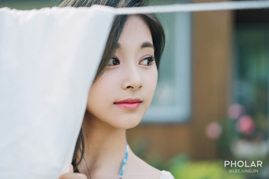 배우 이정진이 찍은 트와이스 쯔위 셋째 날 | 인스티즈