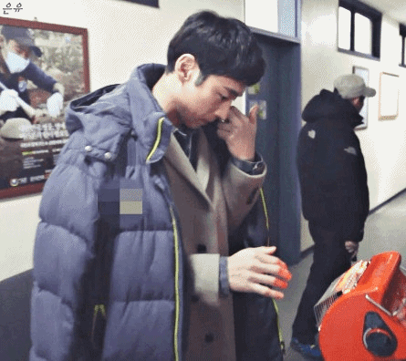 [시그널] 실제로 금이야 옥이야 여왕님 모시듯 김혜수를 대하는 이제훈 | 인스티즈