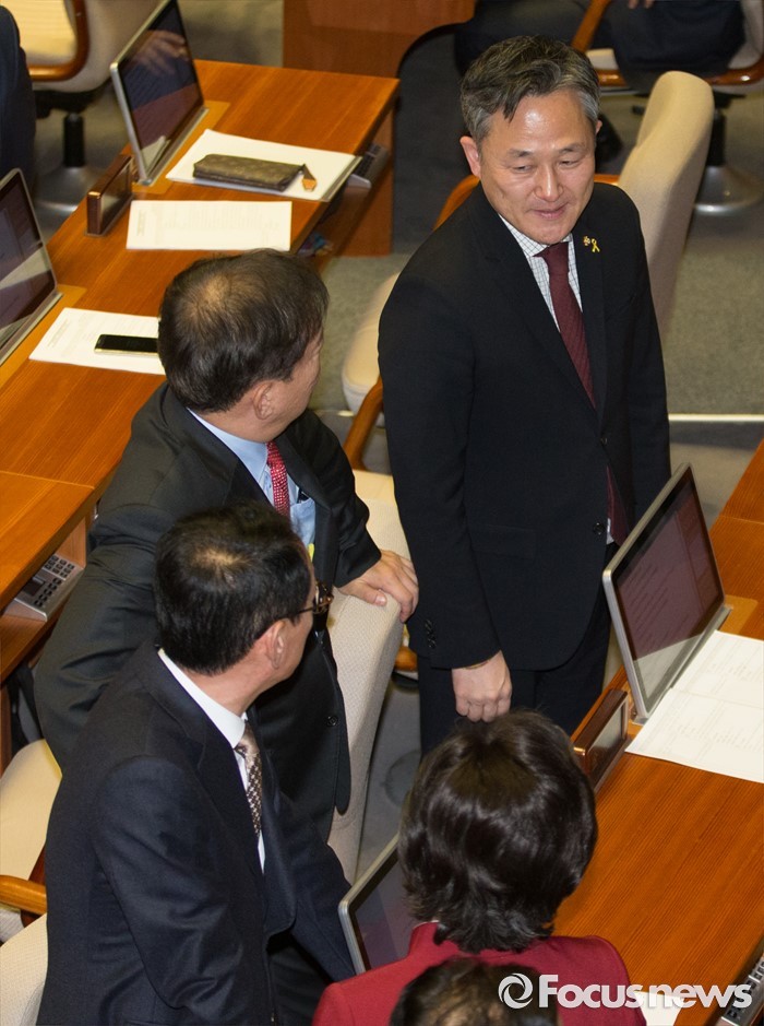 새누리당 찾아간 표창원 의원ㄷㄷㄷㄷ | 인스티즈