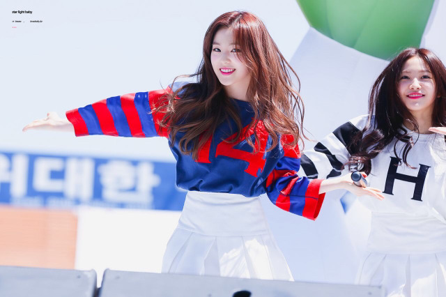 15년 어느날 무대의 아이린.jpg | 인스티즈