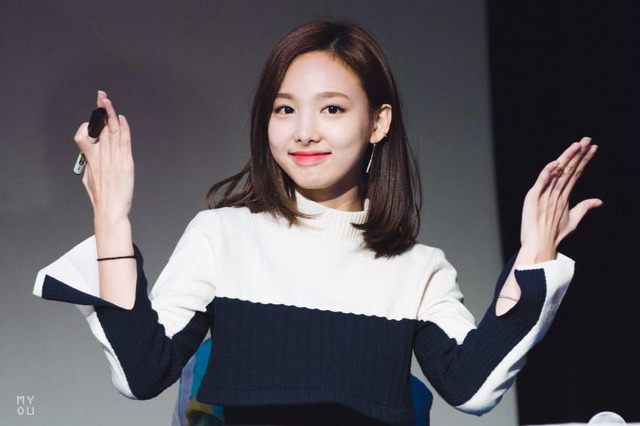 몸푸는 나연이 | 인스티즈