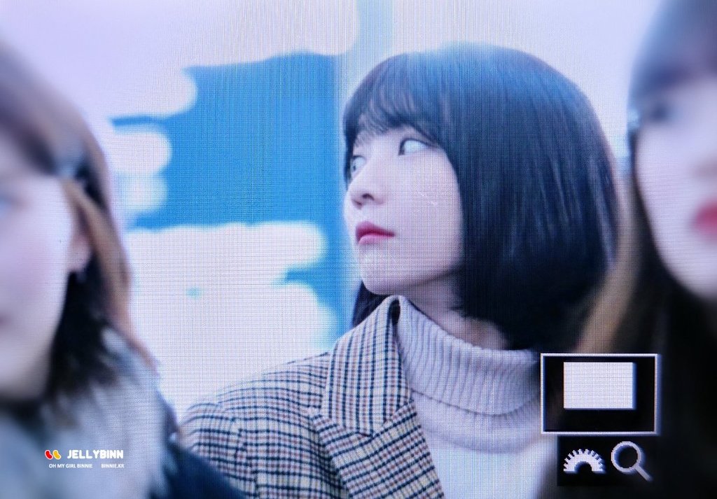 오늘자 오마이걸 인천공항 일본 출국 사진.JPG | 인스티즈
