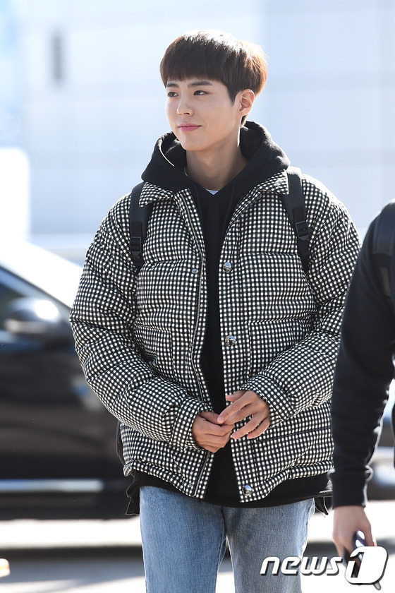 박보검 오늘자 공항 패션.jpg | 인스티즈
