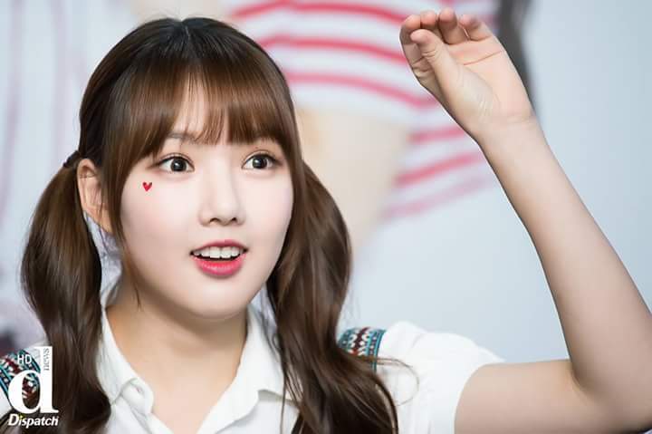 오늘자 네이버 기사에 올라온 여자친구 호식이 팬싸사진 | 인스티즈