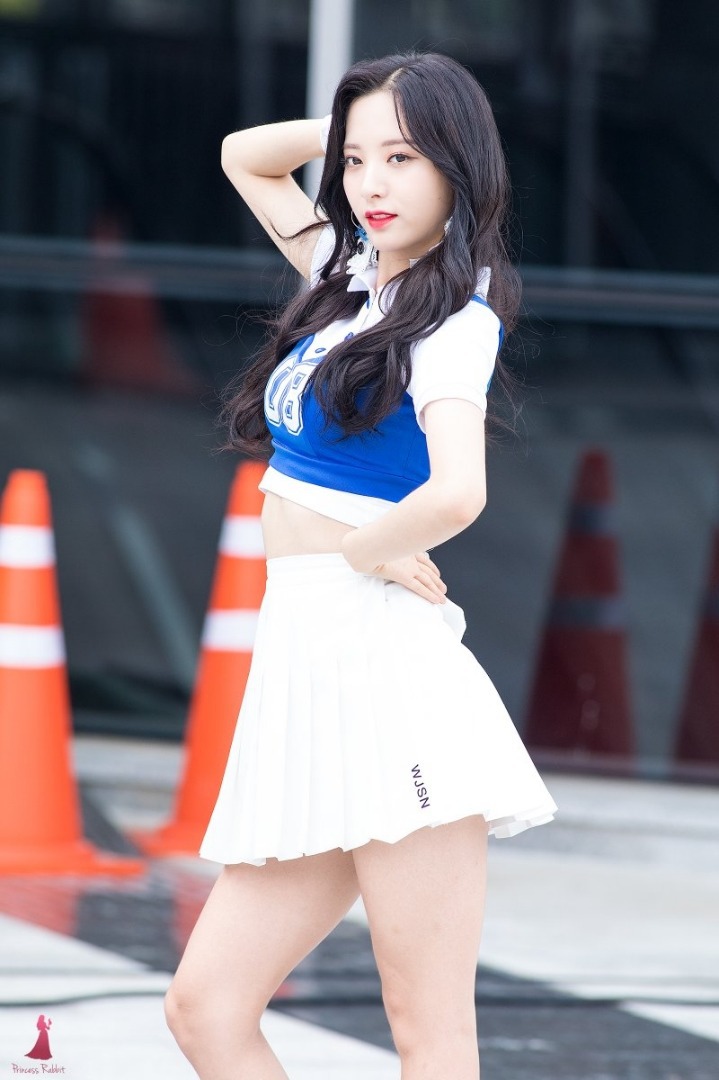 루다 섹시포즈 이제는 우주소녀 공식포즈로 | 인스티즈