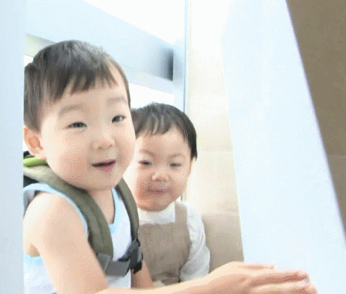[슈퍼맨이돌아왔다] 손으로 의사표현을 하는 대한이 | 인스티즈