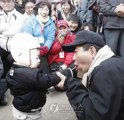애기꺼 뺏어먹는 노무현대통령 | 인스티즈