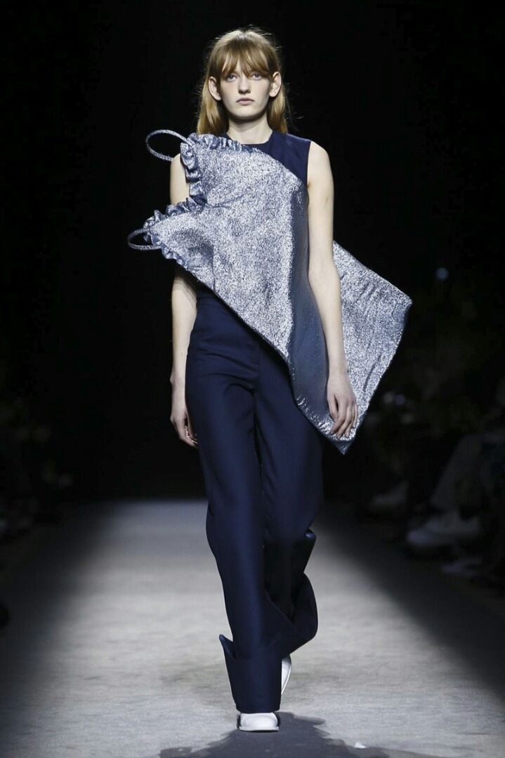 Jacquemus 쟈크뮈스 2016 FallWinter RTW Milan | 인스티즈