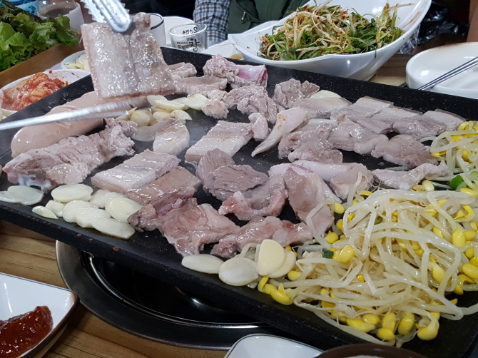 문경약돌돼지 이미지