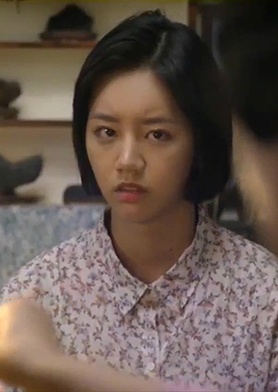 이렇게 같은 옷 계속 돌려입는 여자 주인공은 또 간만인듯..jpg | 인스티즈
