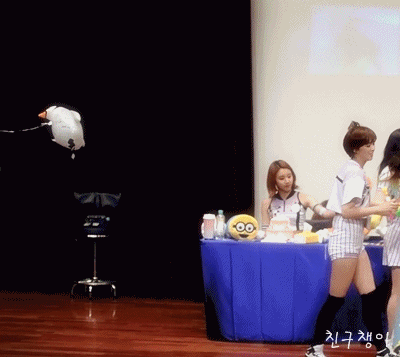 트와이스 우아한 사생활 1편에서 애들 리얼하게 깜놀하는 장면 | 인스티즈