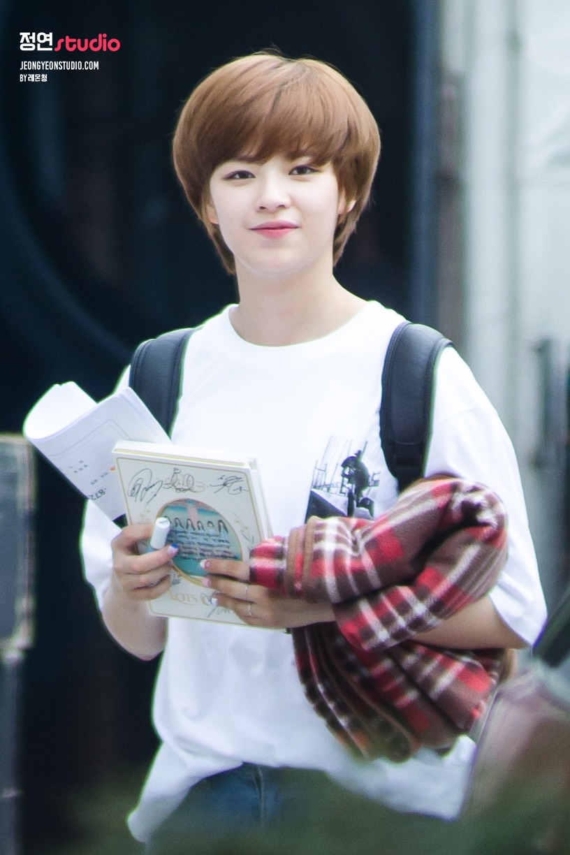 [트와이스] 정연 인기가요 출퇴근 | 인스티즈