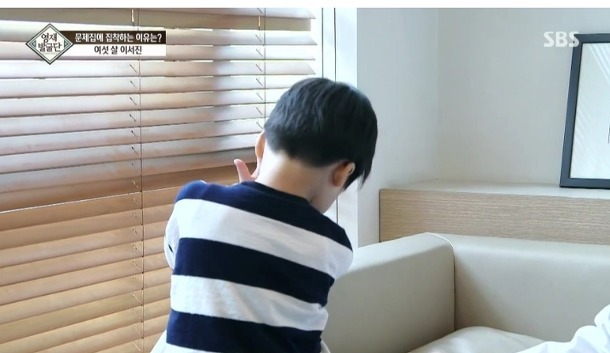 문제집에 집착하는 6살 서진이. jpg | 인스티즈