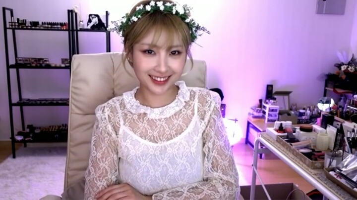 흔한 뷰티유튜버의 노인 분장.jpg | 인스티즈