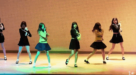 막내들 졸업식에 간 여자친구.gif | 인스티즈