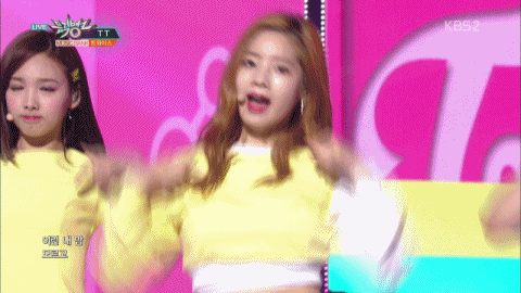 [twice] 오늘자 트와이스 급식단 움짤.gif | 인스티즈