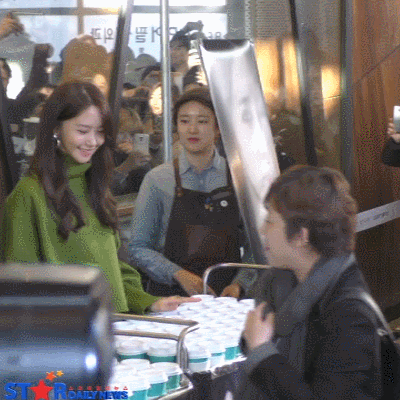 오늘자 윤아 비주얼ㄷㄷㄷㄷ.jpgif | 인스티즈