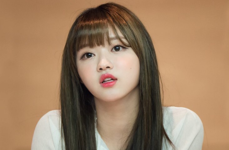 신비롭게 생긴 오마이걸 유아 | 인스티즈