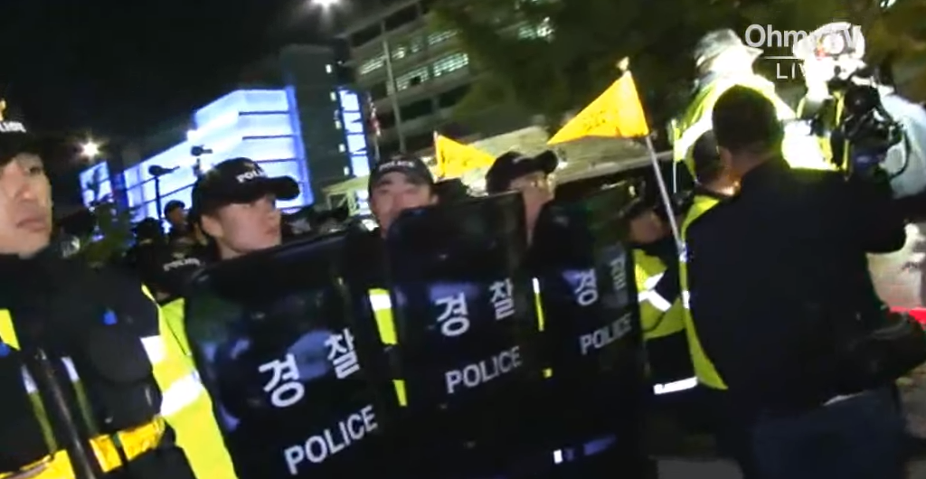 현재 청계광장 평화롭게 시위중.jpg | 인스티즈