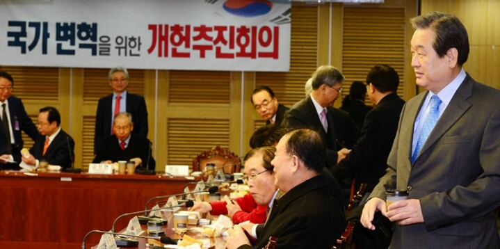 [이재화칼럼] 개헌론에 불 지피는 정치인은 또 다른 '박근혜 부역자들' | 인스티즈