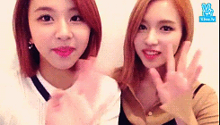 [트와이스] 대표 케미 미챙(미나+채영) 달달한 분위기 짤들.gif | 인스티즈