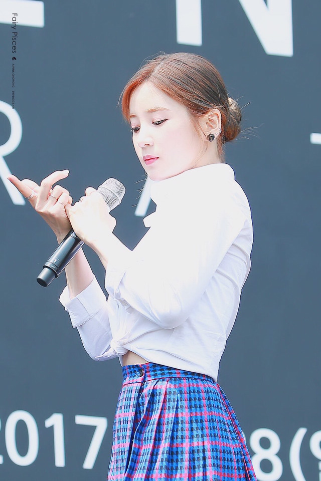 [에이핑크] 6월의 마지막 업로드는 누구로 할까 고민하다가 박초롱 | 인스티즈