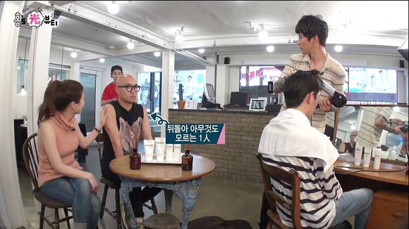 지나가던 길에 자꾸 방송 출연하는 아이돌 | 인스티즈