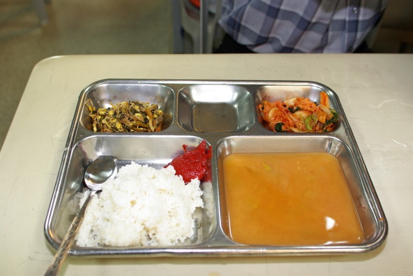 한국군 짬밥먹는 미군.jpg | 인스티즈