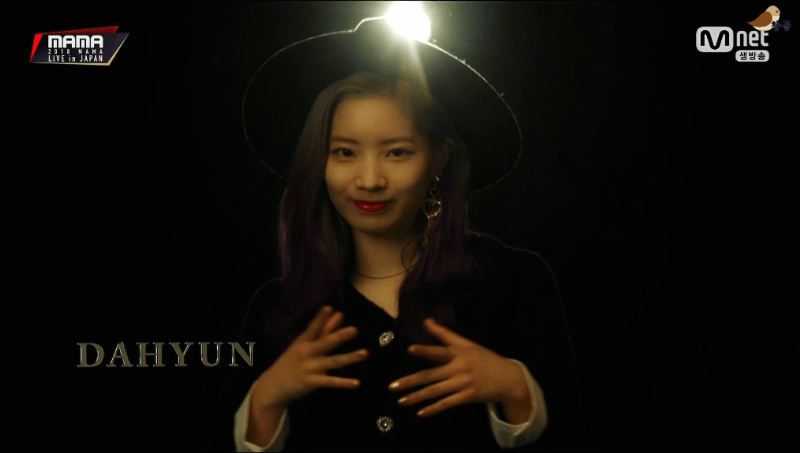 TWICE INTRO + YES or YES + What is Love + Dance the Night Away + MOMO, SANA, MINA, NAYEON Bad Girl, Good Girl [2018MAMAinJAPAN] | 인스티즈