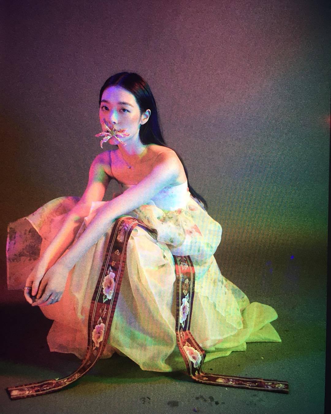 한복입은 오늘자 설리 인스타그램.jpg | 인스티즈
