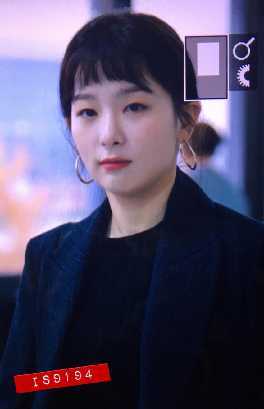 오전에 따숩게 옷 챙겨입고 출국한 레드벨벳 공항 프리뷰 | 인스티즈