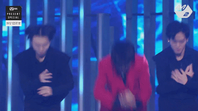 숭하다 vs 섹시하다 의견 갈리는 안무.gif | 인스티즈