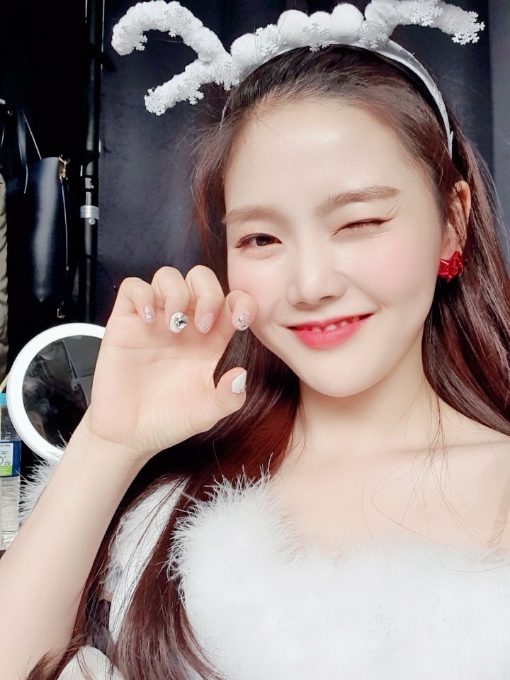 항상 웃는거 같은 오마이걸 리더 효정 | 인스티즈