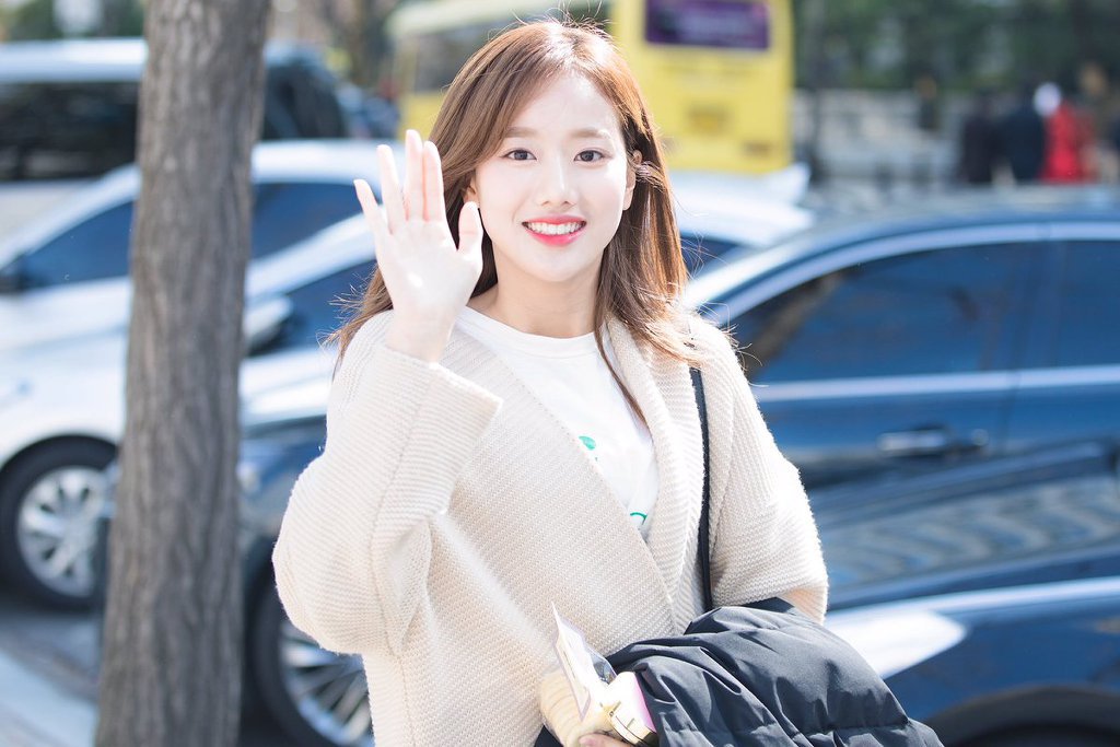 상큼하게 이쁜 에이프릴 이나은.jpgif | 인스티즈