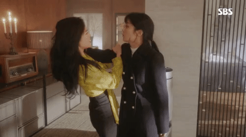 [황후의품격] 자신을 경멸하는 여주에게 점점 신경이 쓰이기 시작하는 쓰레기황제.gif | 인스티즈