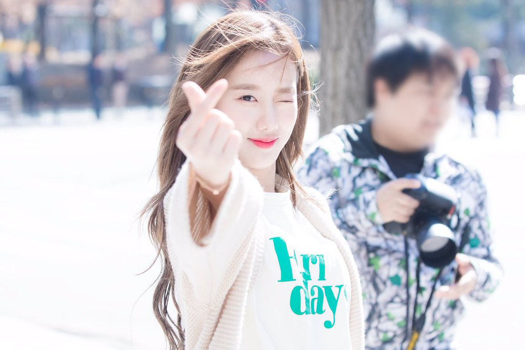 상큼하게 이쁜 에이프릴 이나은.jpgif | 인스티즈