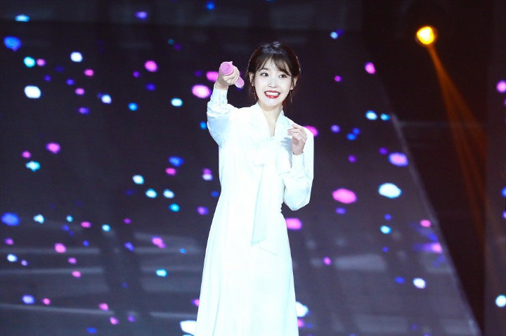 대상기념 골든디스크 아이유.jpg | 인스티즈