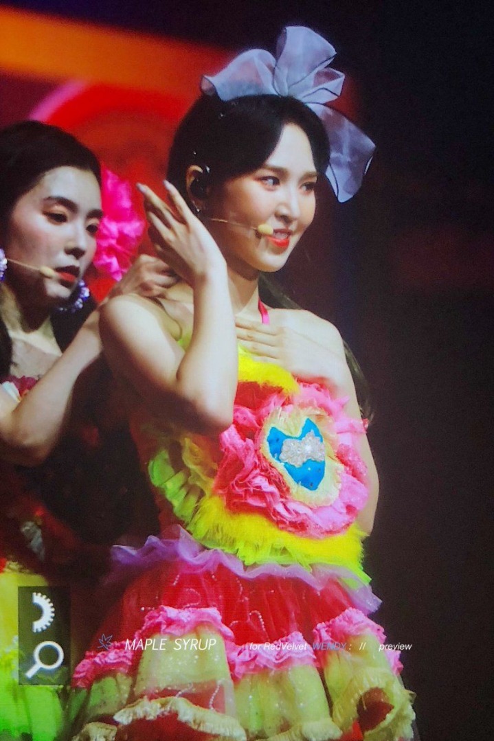 대만콘서트에서 오랜만에 앞머리 넘긴 레드벨벳 웬디 | 인스티즈
