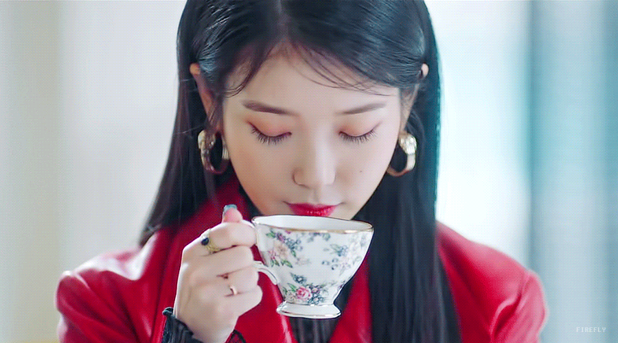 호텔 델루나속 아이유의 미모(지난주 방영분).gif | 인스티즈