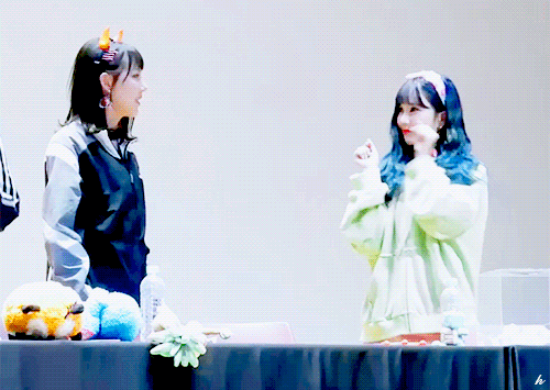 근무 중 할 일이 없어서 여자친구 은하.jpgif | 인스티즈