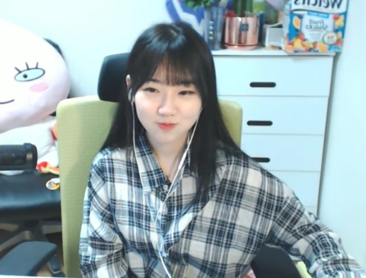 현 아카츠키 정글러, 트위치 스트리머 피유 노채리 | 인스티즈