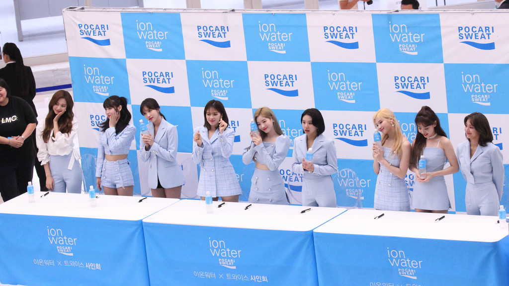 트와이스 단체 사진 모음,unzip 데이터 주의 | 인스티즈