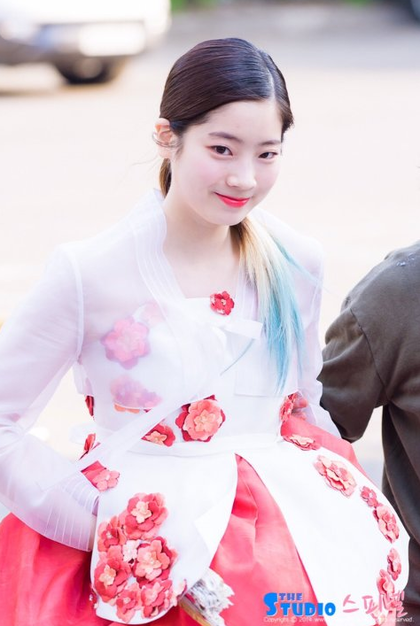 트와이스 멤버중 유일하게 무쌍인 김다현 | 인스티즈