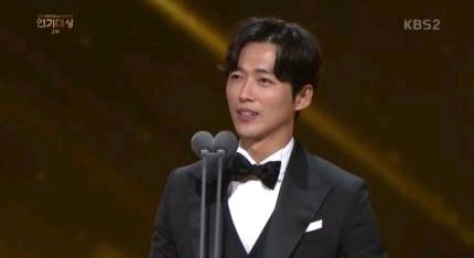 3사 통틀어 제일 상 잘줬다는 KBS 연기대상 | 인스티즈