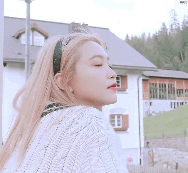 레드벨벳 예리 인스타에 올려준 백예린 - 다시, 난 여기 cover (사랑의 불시착 ost) | 인스티즈