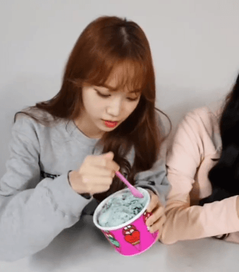 쌈무요정 아니 민초요정 김채원 8장.GIF | 인스티즈