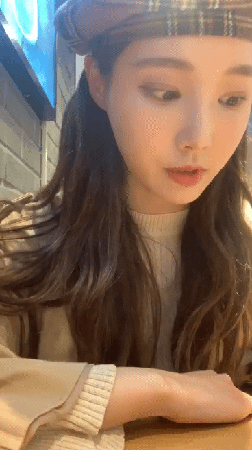 어제 3주년 기념 인스타 라이브한 모모랜드 연우.gif | 인스티즈